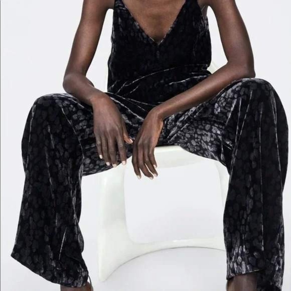 Zara Black Crushed Velvet High‎ Rise Wide Flared Leg Long Trousers Pants Size M